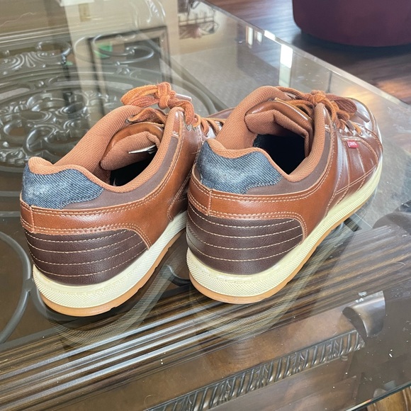 Levi Sneakers - Picture 2 of 6